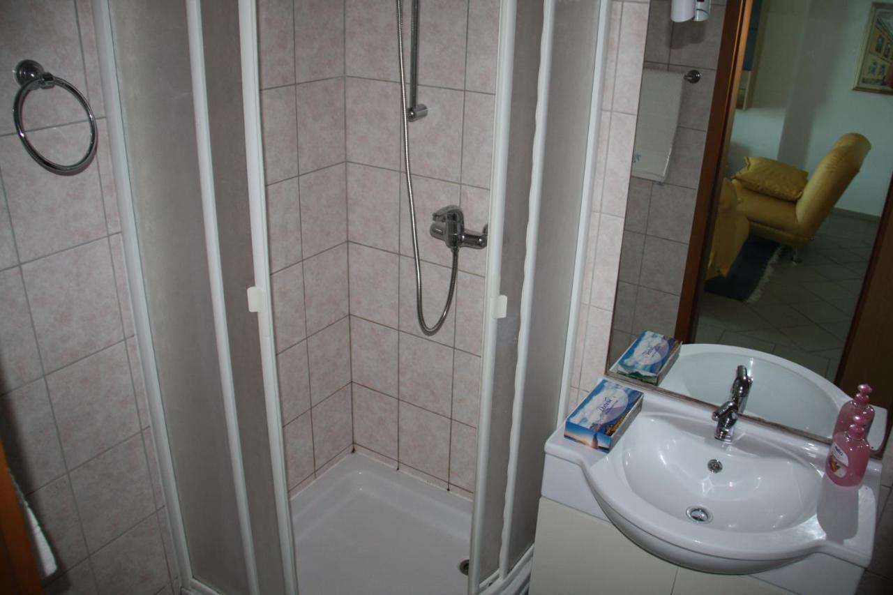 Appartement Vila Filipasic à Vir Extérieur photo